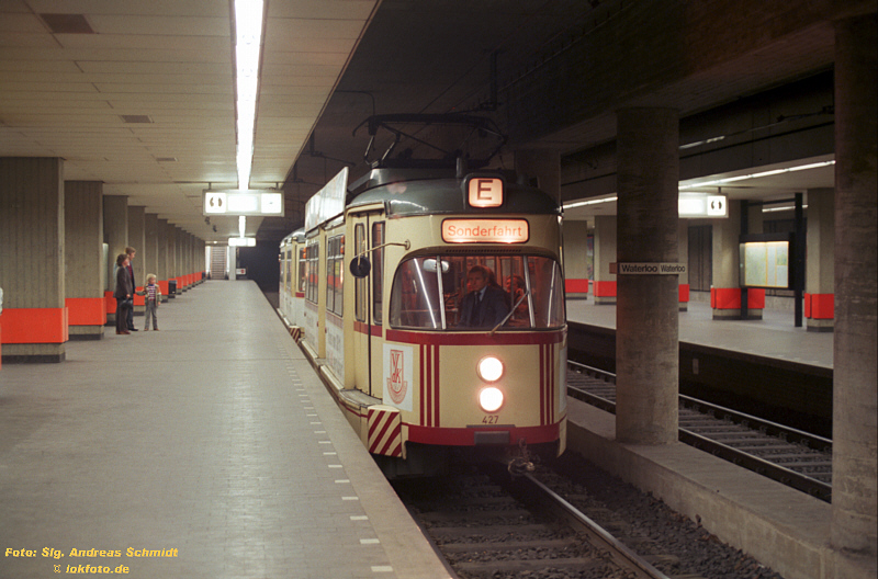http://www.uestra.lokfoto.de/Ustra/Strassenbahn/Breitraumwagen_400/m3_47_1_1_twg427.jpg